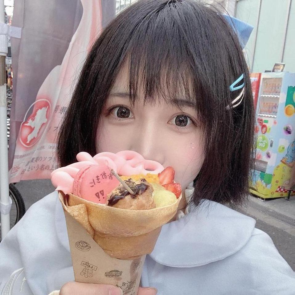 在安卓和苹果市场中下载一个app观看冲哥的黑料视频